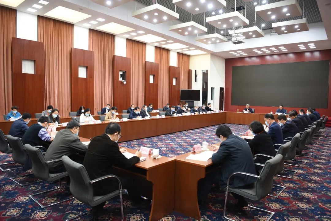 小组会议.jpg